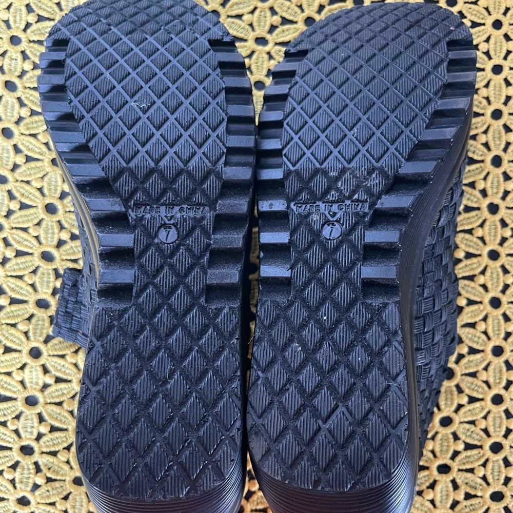 NWOT St. John's Bay Black Woven Wedge Shoes, Size 7 - Picture 6 of 7